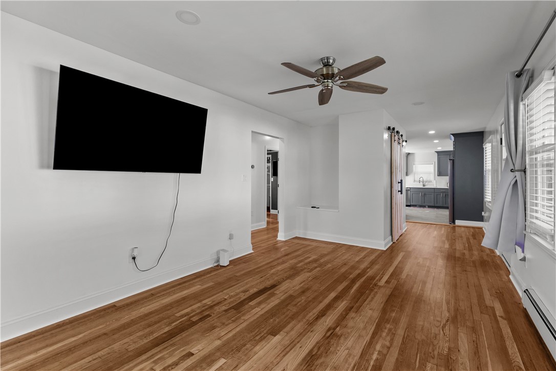 12 Phillips Avenue Middletown, RI 02842 - Photo 7 of 23