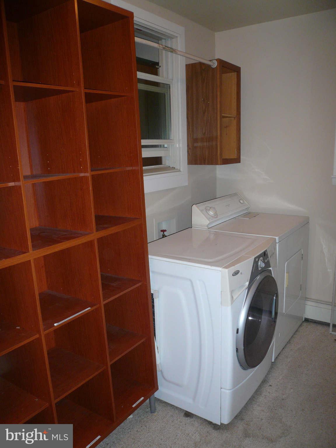 5232 Tramore Road Baltimore, MD 21214 - Photo 11 of 20 a utility room with dryer and washer