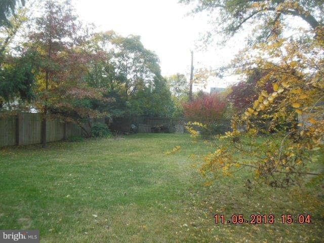 5232 Tramore Road Baltimore, MD 21214 - Photo 13 of 20 a view of a yard
