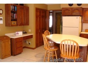 2601 Cedar Pond Drive Springfield, IL 62702 - Photo 10 of 24 Gallery Image 10