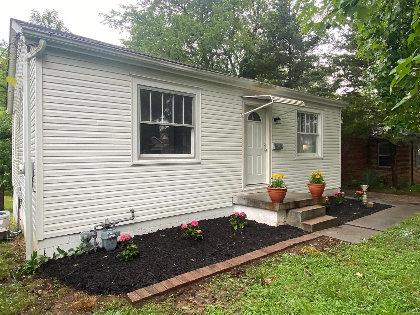 2304 Fairview Circle Belleville, IL 62226 - Photo 4 of 19