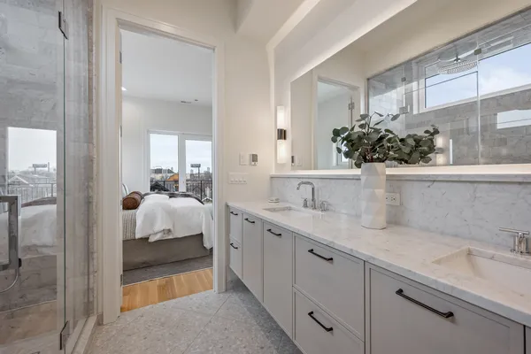 $965,000 | 2129 North Damen Avenue, Unit 2S, Chicago, IL 60647