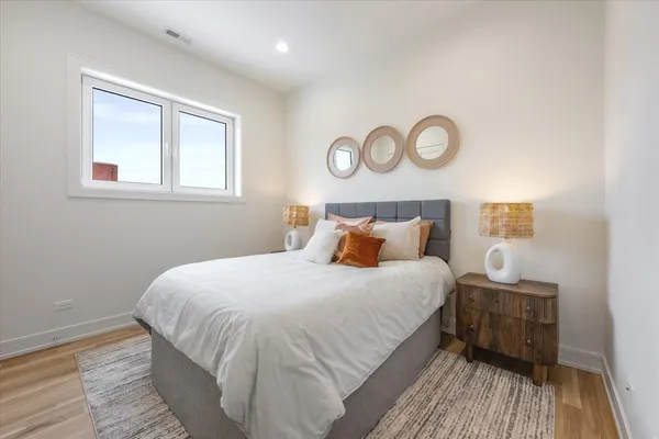 $965,000 | 2129 North Damen Avenue, Unit 2S, Chicago, IL 60647