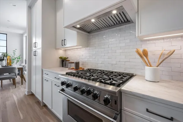 $965,000 | 2129 North Damen Avenue, Unit 2S, Chicago, IL 60647