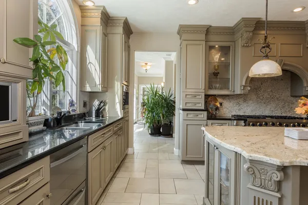 $948,800 | 7 Smokey Court, Bloomington, IL 61704