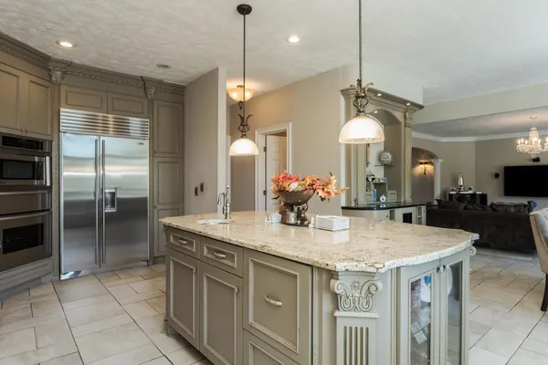 $948,800 | 7 Smokey Court, Bloomington, IL 61704