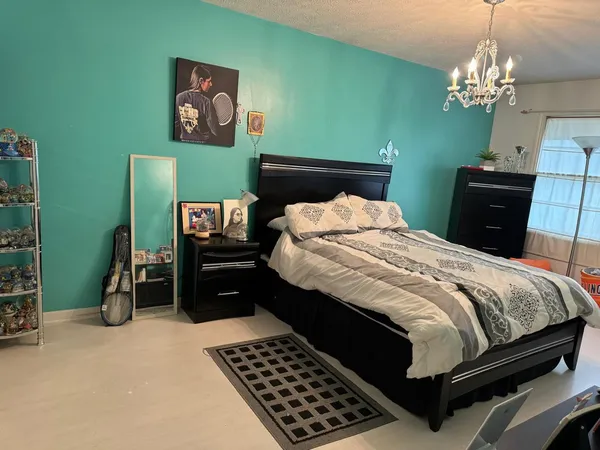 $948,800 | 7 Smokey Court, Bloomington, IL 61704