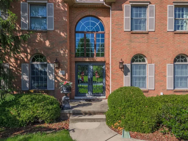 $948,800 | 7 Smokey Court, Bloomington, IL 61704