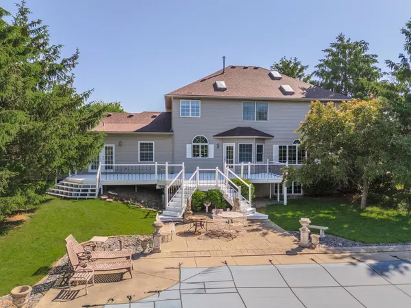 $948,800 | 7 Smokey Court, Bloomington, IL 61704