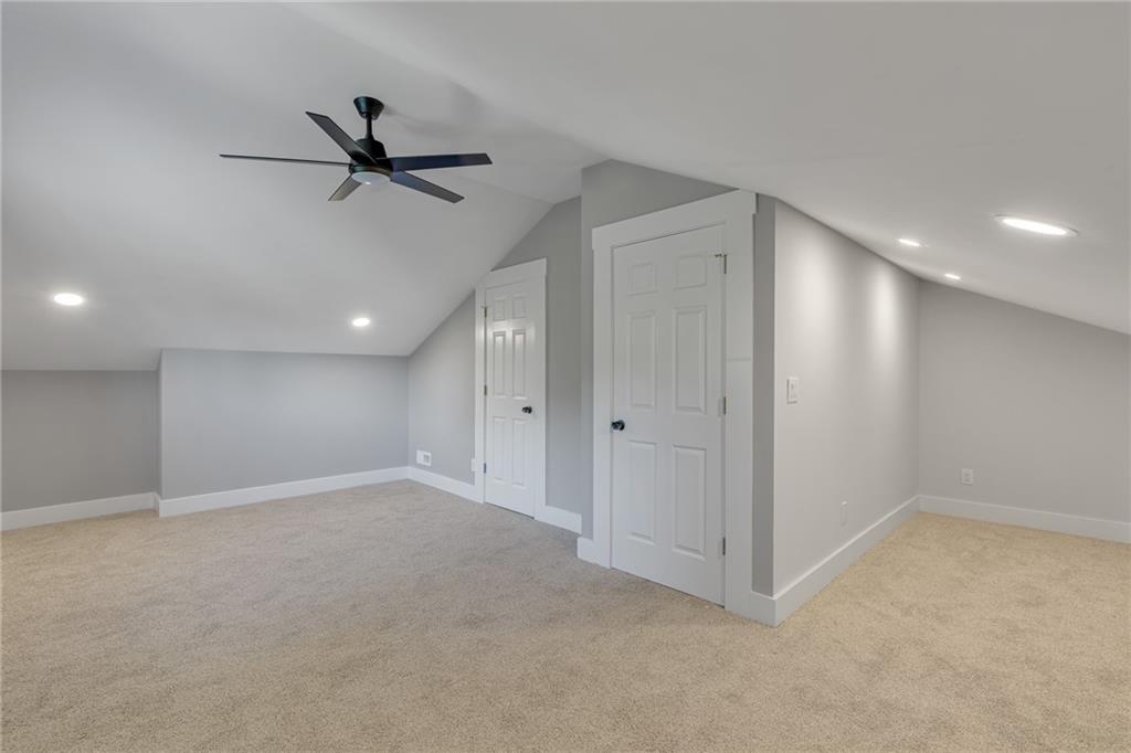 601 Center Avenue Pittsburgh, PA 15202 - Photo 19 of 48 a view of a livingroom with a ceiling fan and entryway