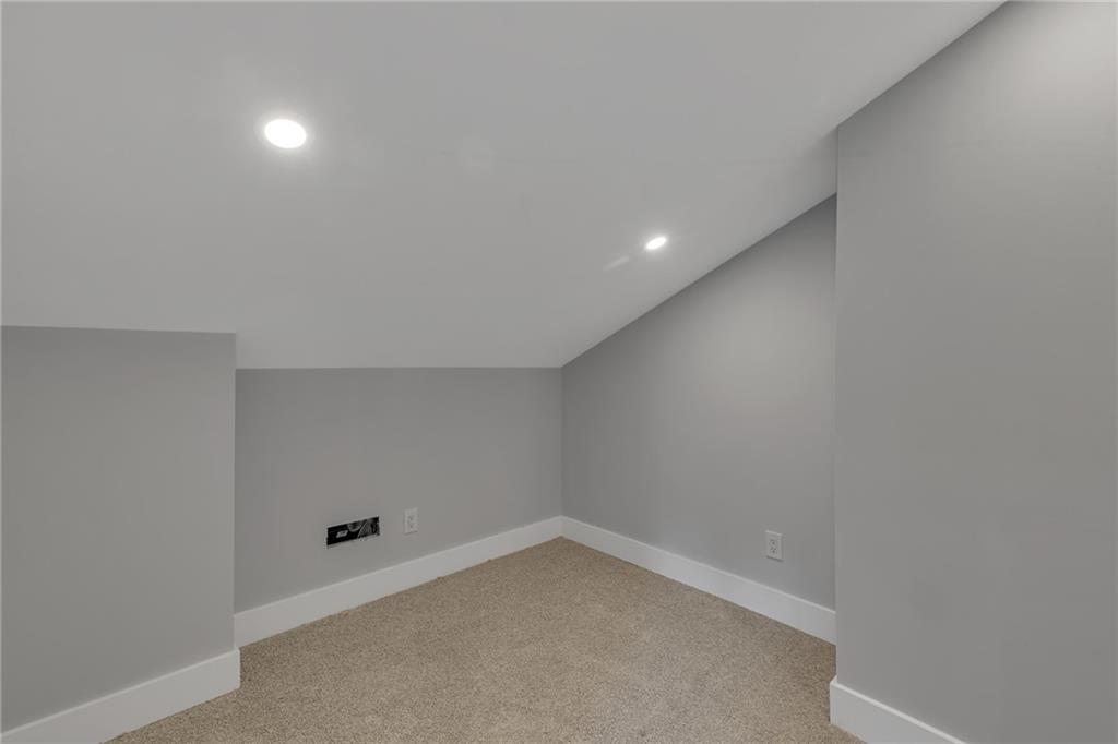 601 Center Avenue Pittsburgh, PA 15202 - Photo 24 of 48 a view of an empty room