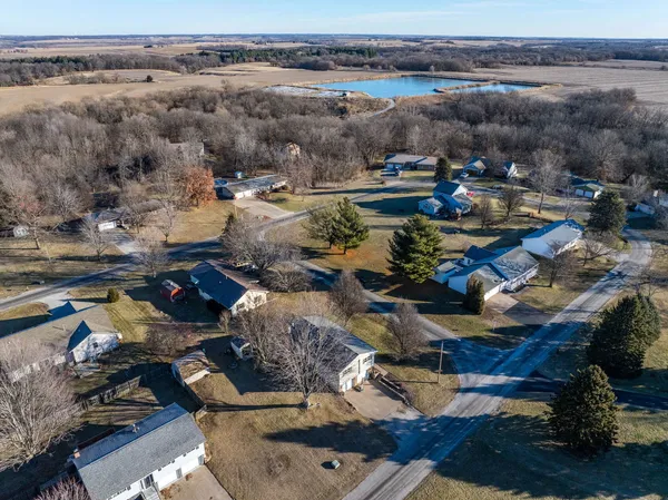 $189,900 | 903 17th Street, Viola, IL 61486