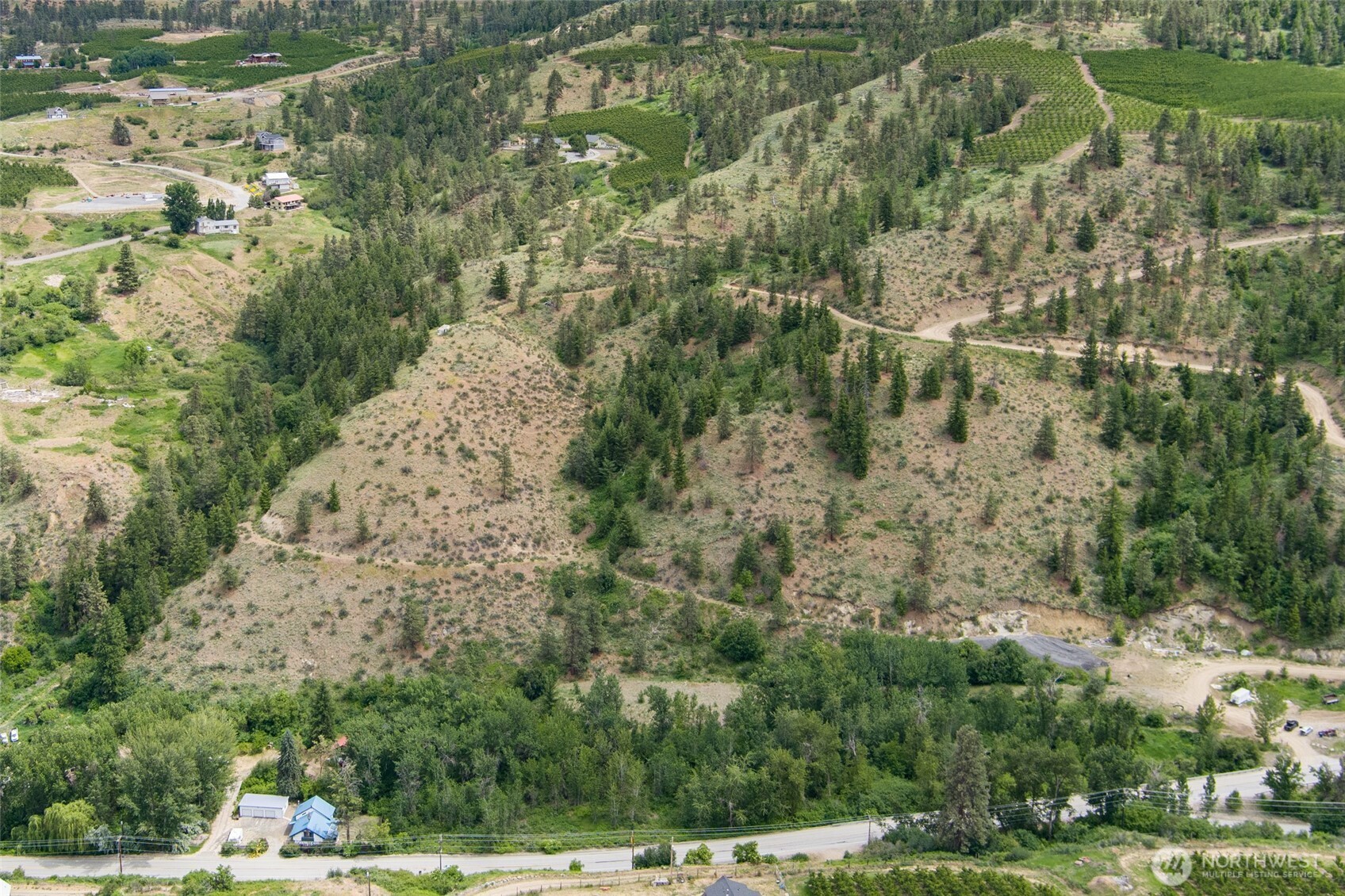35 Watchman Lane Wenatchee, WA 98801 - Photo 3 of 36 an aerial view of a houses with yard