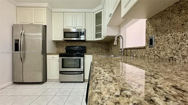 $2,500 | 130 South Shore Drive, Unit 4B, Miami Beach, FL 33141