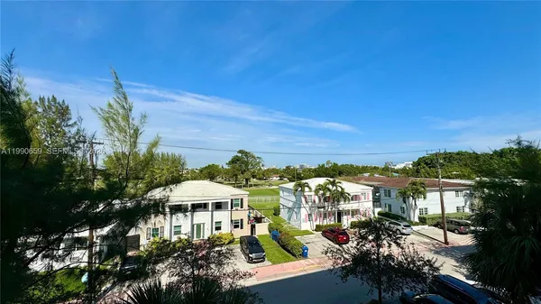 $2,500 | 130 South Shore Drive, Unit 4B, Miami Beach, FL 33141