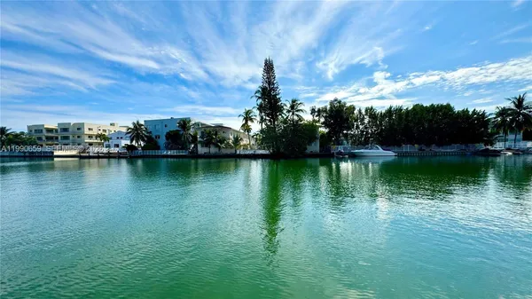 $2,500 | 130 South Shore Drive, Unit 4B, Miami Beach, FL 33141