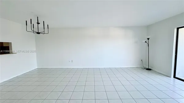 $2,500 | 130 South Shore Drive, Unit 4B, Miami Beach, FL 33141