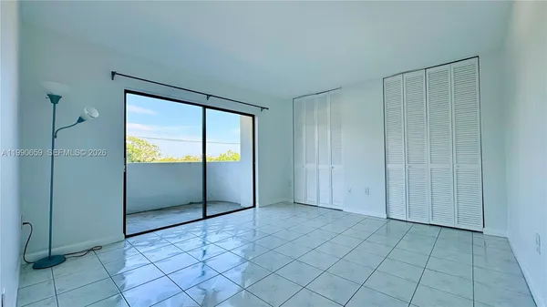$2,500 | 130 South Shore Drive, Unit 4B, Miami Beach, FL 33141