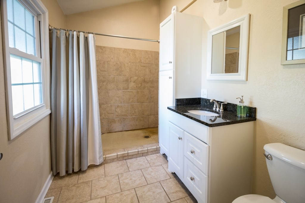 5016 Paulson Road Caledonia, IL 61011 - Photo 11 of 25 Gallery Image 11