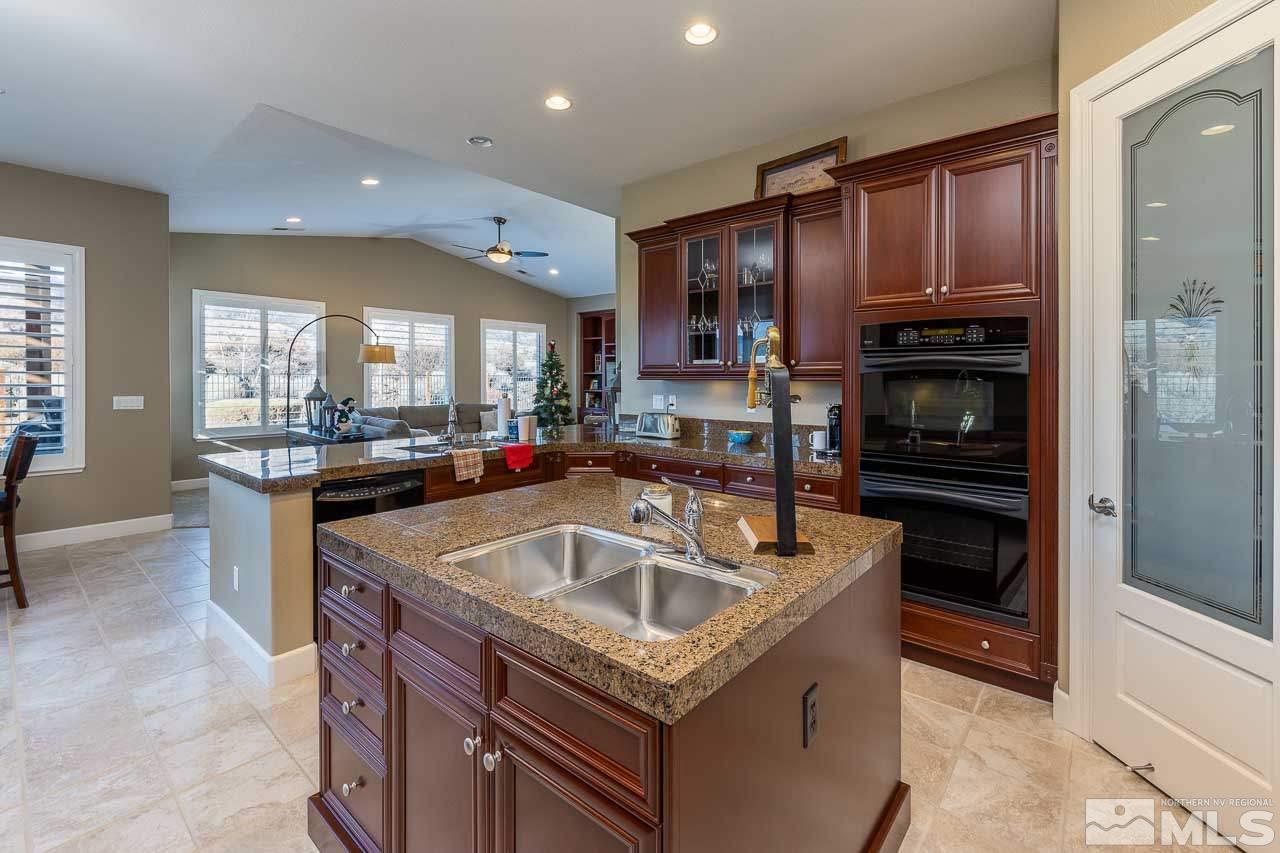 15260 Redmond Loop Reno, NV 89511 - Photo 8 of 27 Photo 8