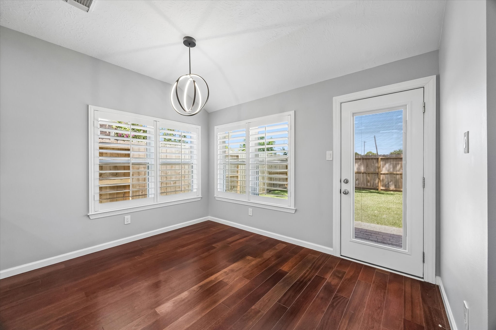 2519 Jasmine Ridge Court Houston, TX 77062 - Photo 17 of 30 Gallery Image 17