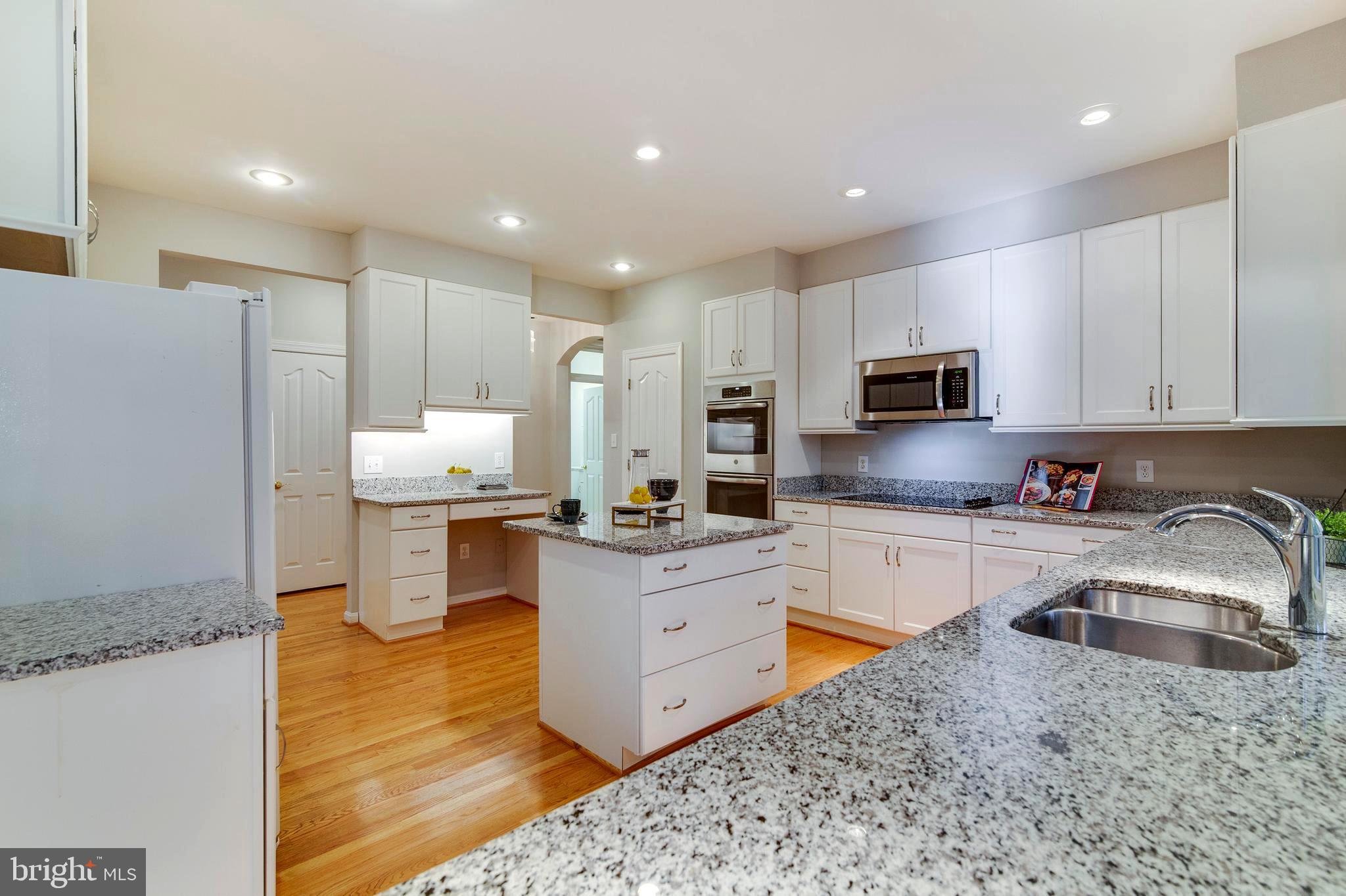 8 Keswick Road Stafford, VA 22556 - Photo 13 of 35 Bright kitchen is a perfect place to gather