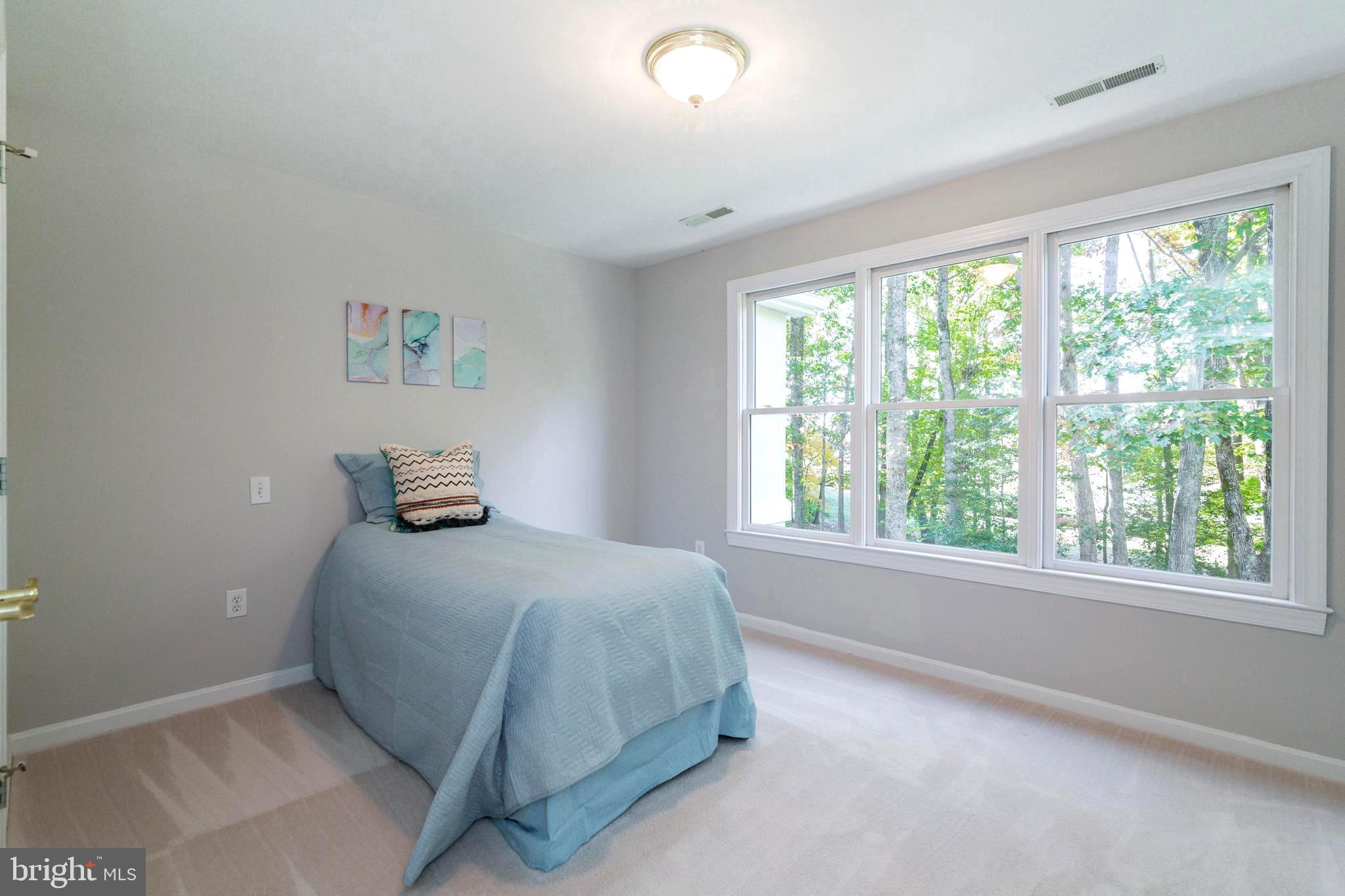 8 Keswick Road Stafford, VA 22556 - Photo 30 of 35 Bedroom with lots of natural light