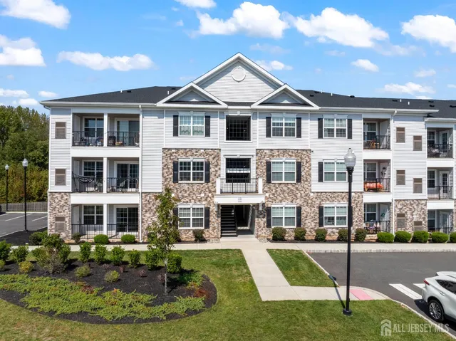 $2,950 | 921 Vanderbergh Boulevard, Monroe Township, NJ 08831