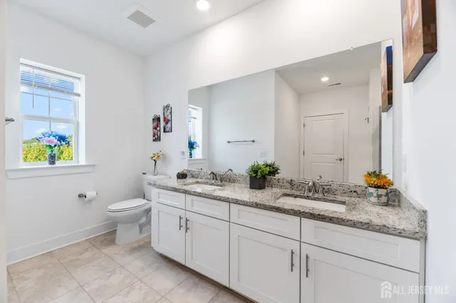 $2,950 | 921 Vanderbergh Boulevard, Monroe Township, NJ 08831