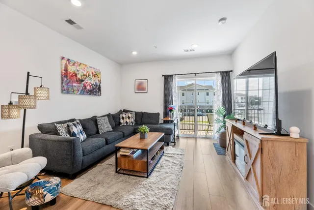 $2,950 | 921 Vanderbergh Boulevard, Monroe Township, NJ 08831