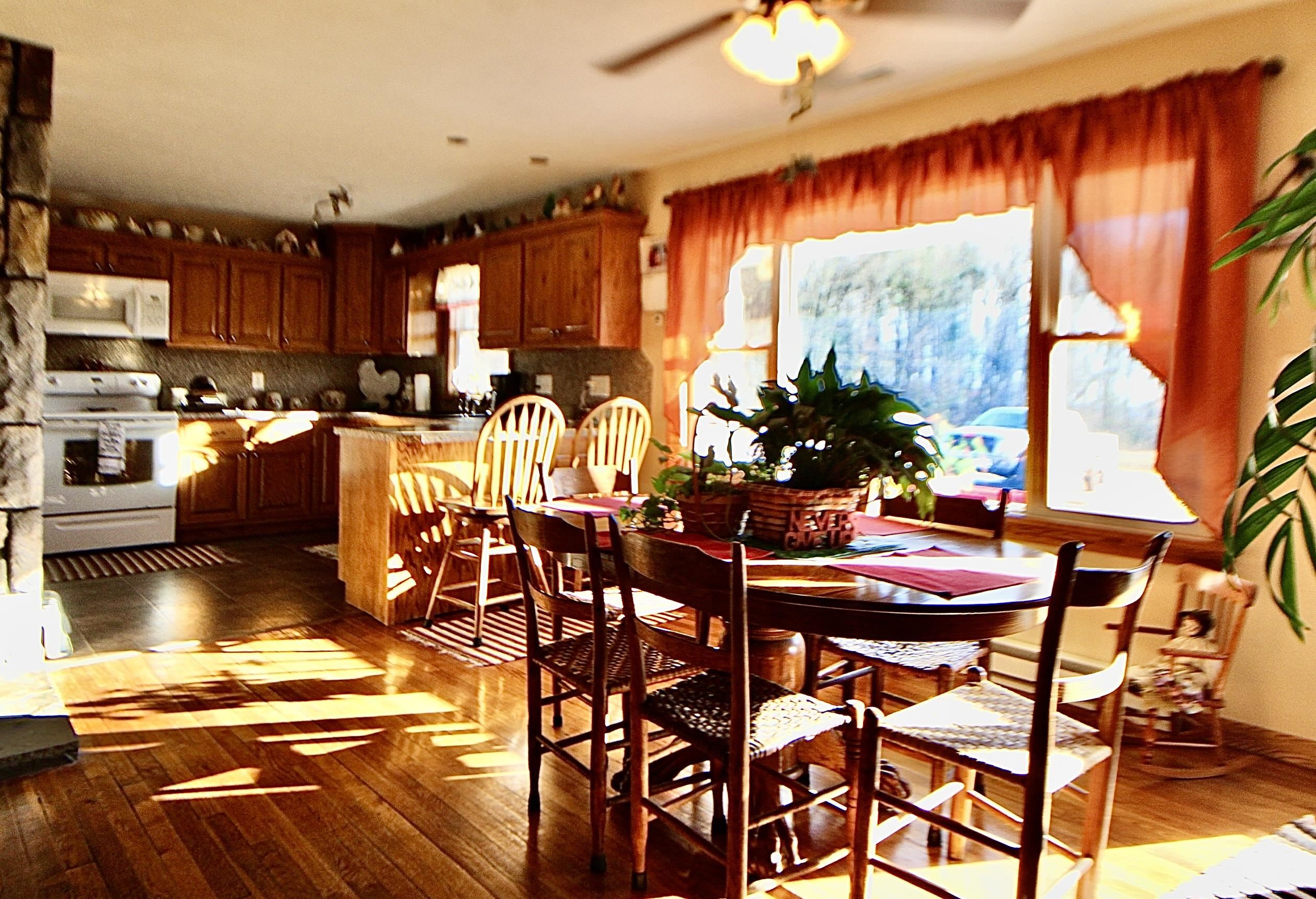 10264 Nazarene Church Road Bridgewater, VA 22812 - Photo 14 of 21 Dining/Kitchen