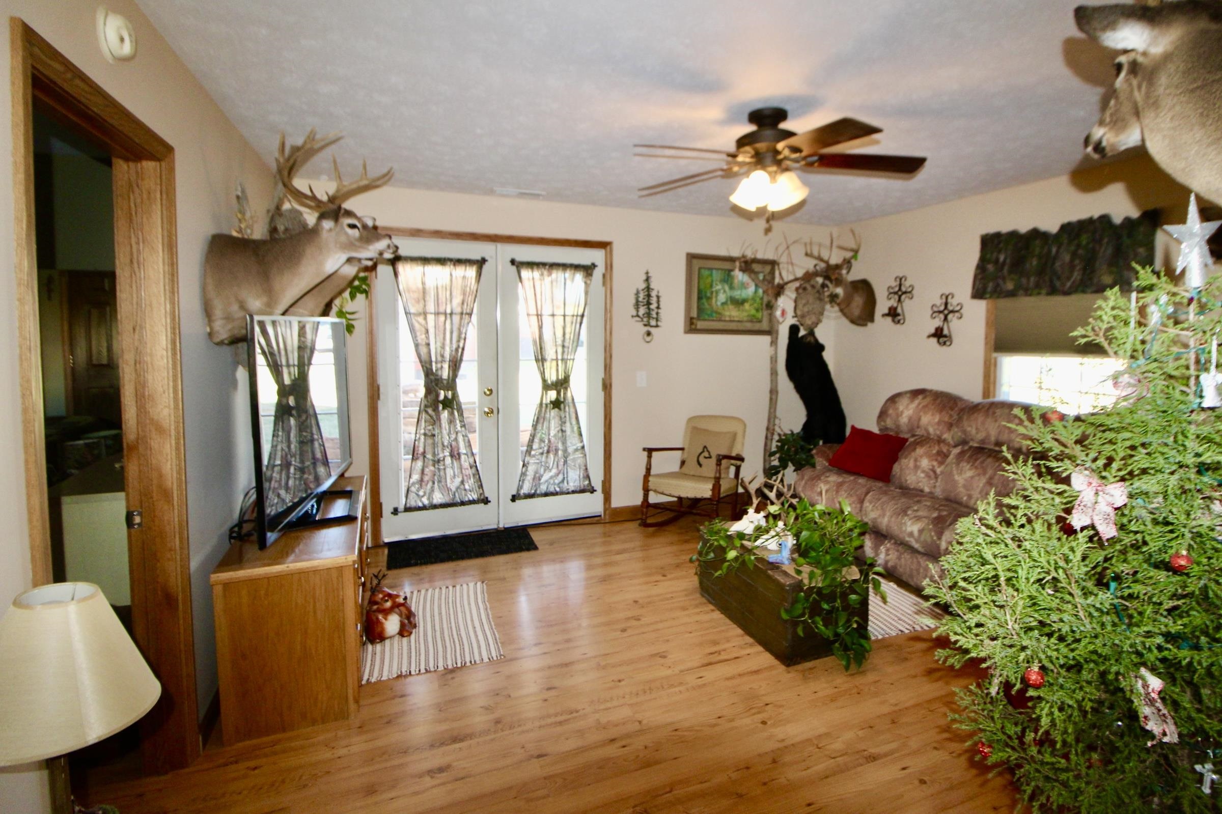 10264 Nazarene Church Road Bridgewater, VA 22812 - Photo 15 of 21 Living Room