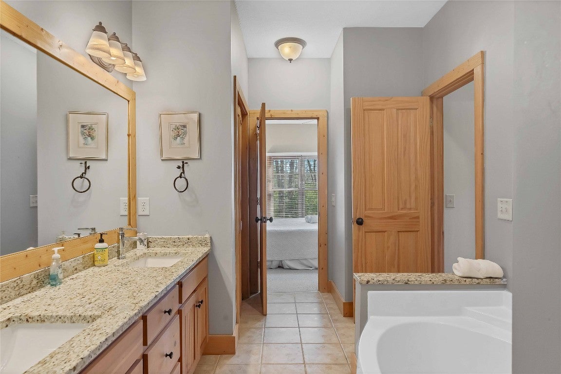 233 Rendezvous Ridge, Unit B Cashiers, NC 28717 - Photo 16 of 29 Gallery Image 16