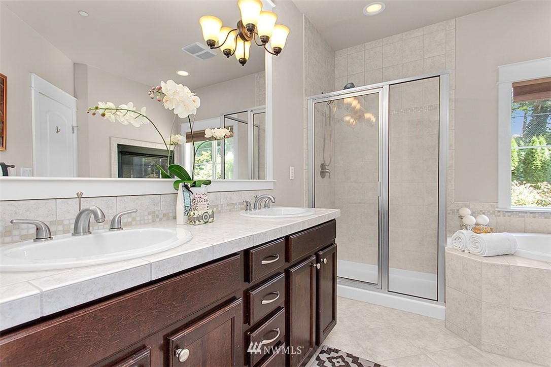4813 Northeast 13th Place Renton, WA 98059 - Photo 12 of 21 Gallery Image 12