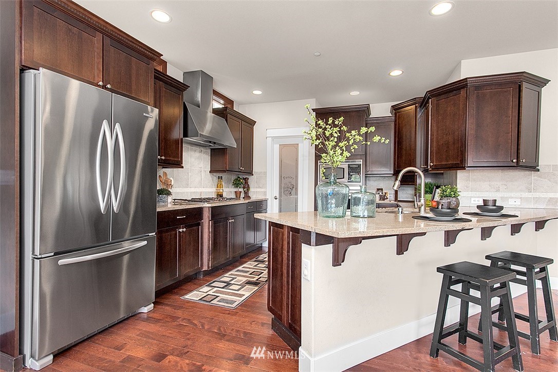 4813 Northeast 13th Place Renton, WA 98059 - Photo 4 of 21 Gallery Image 4