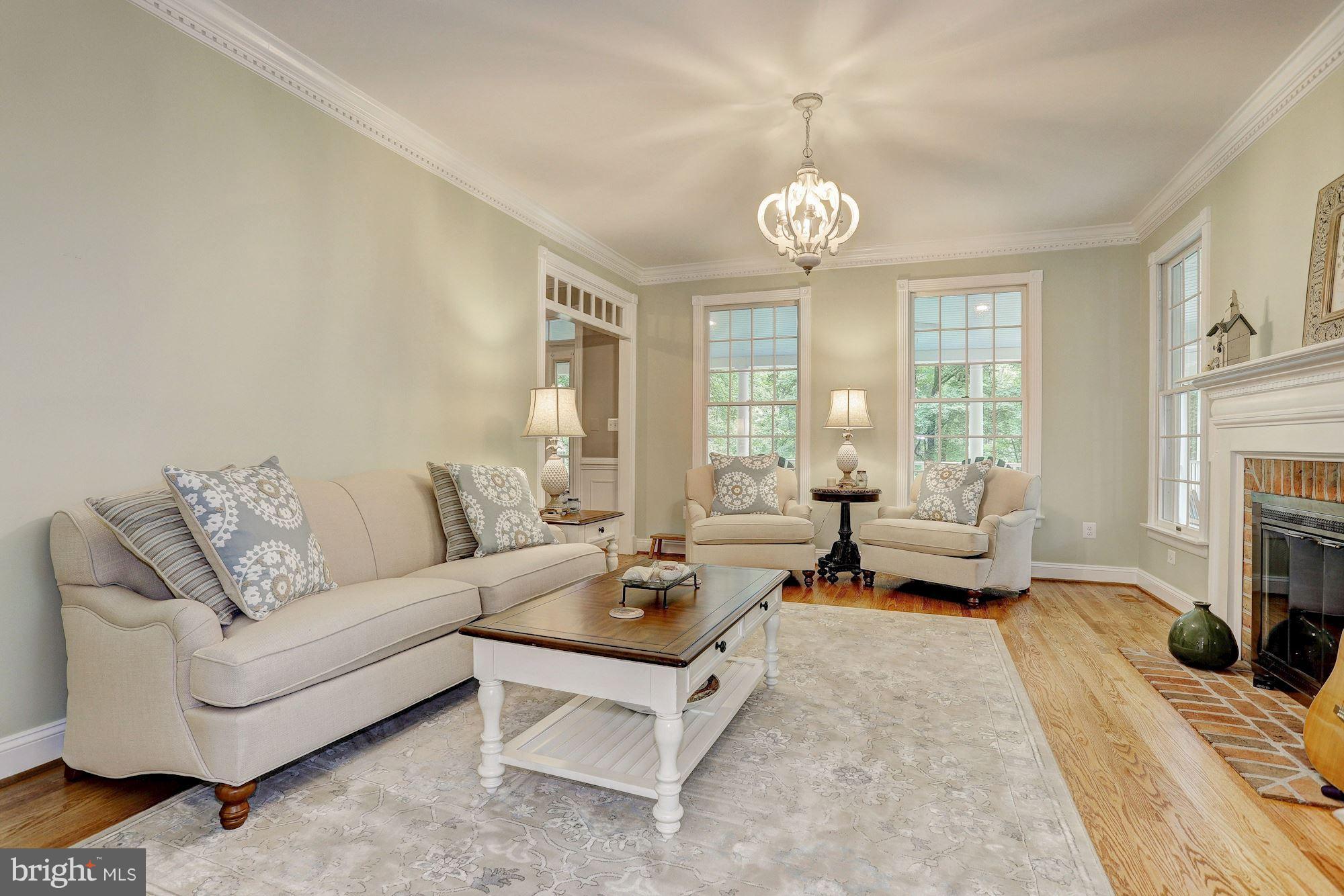 12235 Frederick Road Ellicott City, MD 21042 - Photo 5 of 30 Living Room