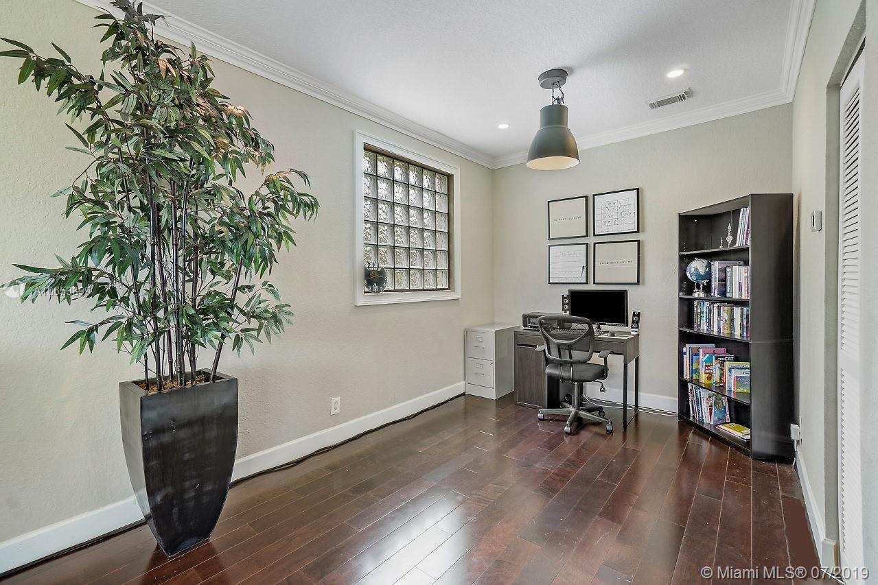 650 Gazetta Way West Palm Beach, FL 33413 - Photo 14 of 35