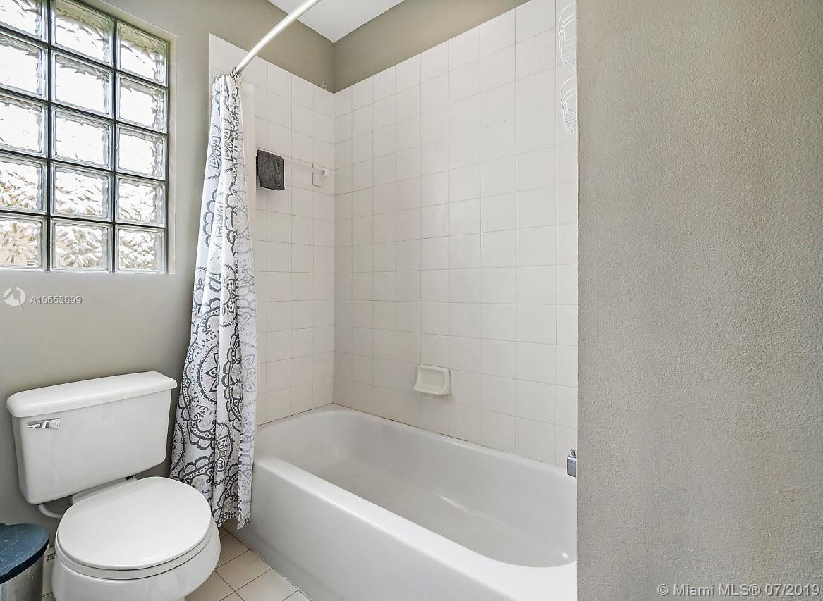 650 Gazetta Way West Palm Beach, FL 33413 - Photo 24 of 35