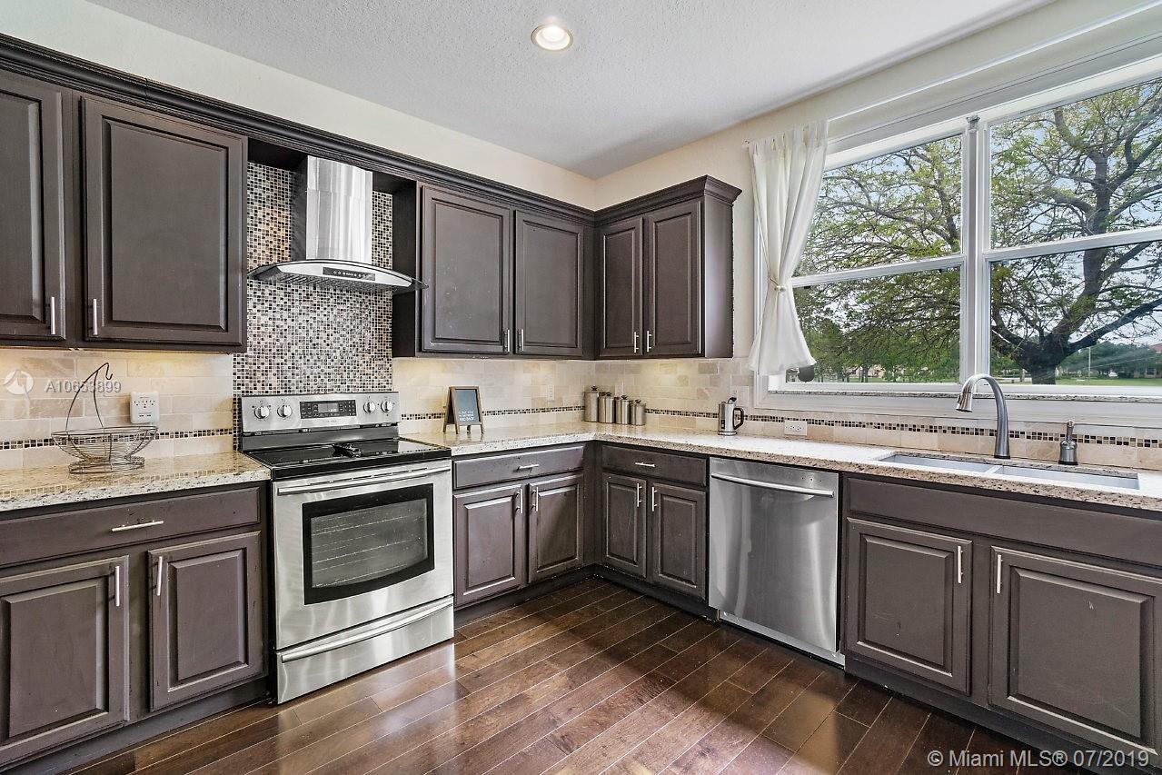 650 Gazetta Way West Palm Beach, FL 33413 - Photo 7 of 35