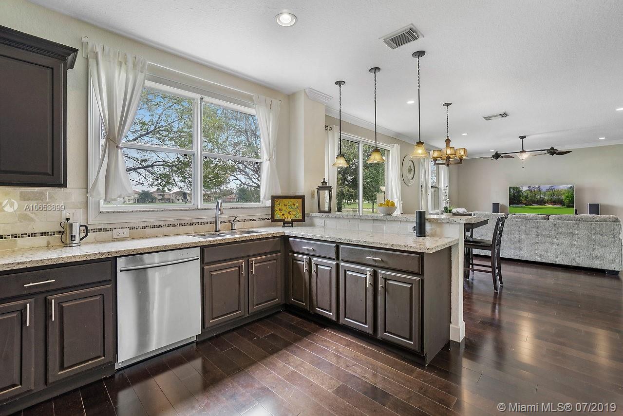 650 Gazetta Way West Palm Beach, FL 33413 - Photo 9 of 35