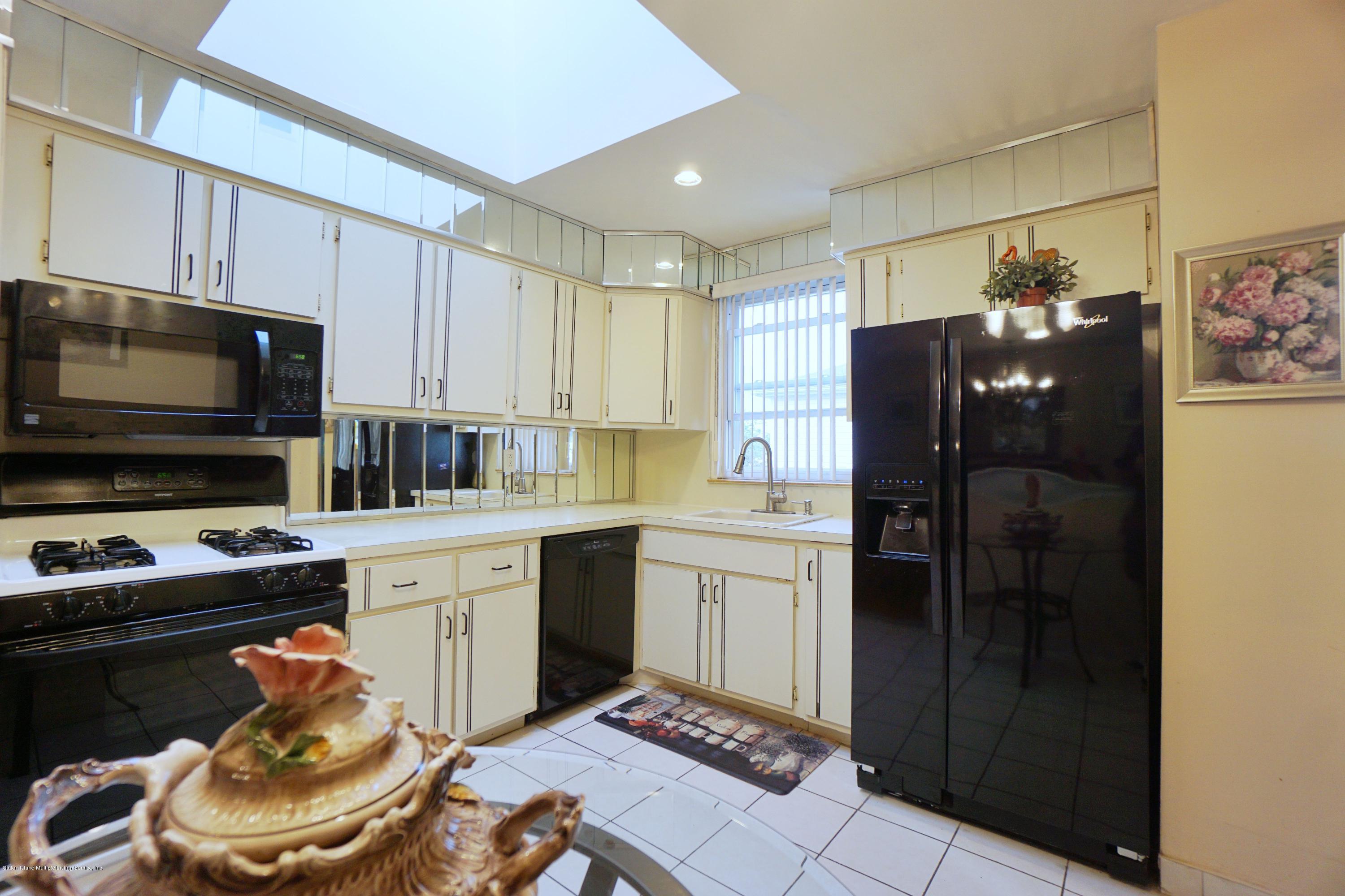 91 Annadale Road Staten Island, NY 10312 - Photo 10 of 40 ktch