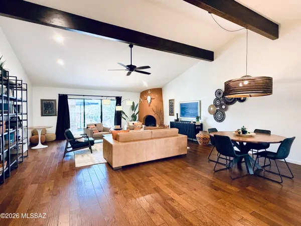$2,895 | 7060 East Calle Arandas, Tucson, AZ 85750