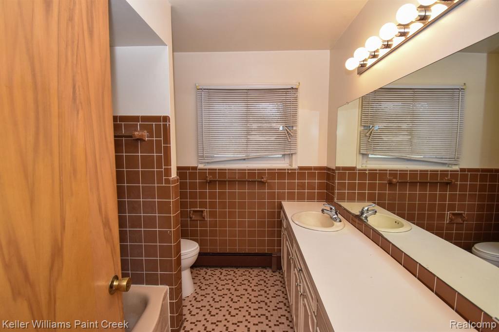 321 East Maryknoll Road Rochester Hills, MI 48309 - Photo 36 of 53