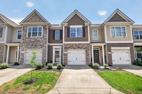 $1,900 | 4011 Cannonsgate Lane, Murfreesboro, TN 37128