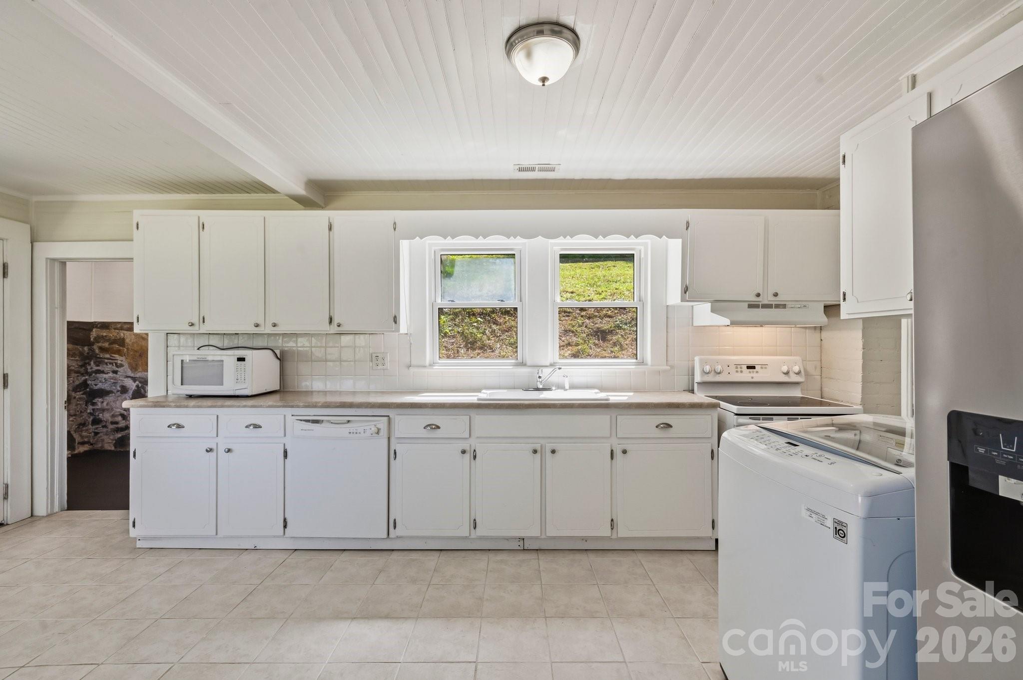 441 Main Street Clyde, NC 28721 - Photo 9 of 44