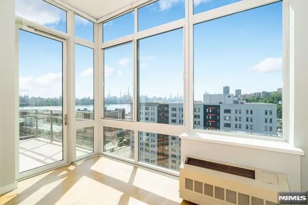 $579,000 | 1807 Hudson Park, Edgewater, NJ 07020
