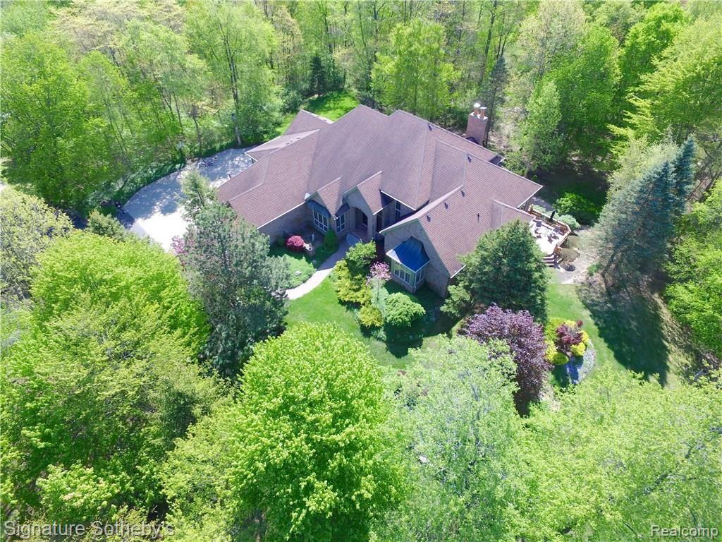 8400 Ridge Road Canton, MI 48187 - Photo 5 of 69 Custom Executive Estate with Gated Entrance