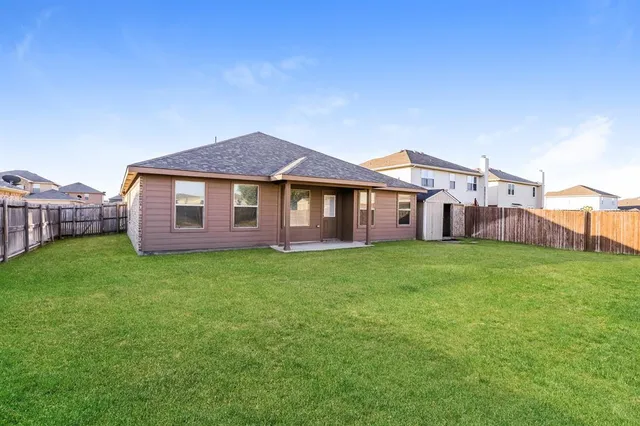 $1,945 | 522 Cantebury Park Lane, Ponder, TX 76259