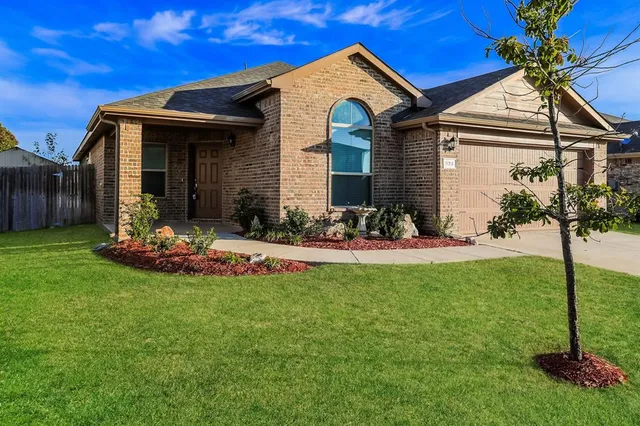 $1,945 | 522 Cantebury Park Lane, Ponder, TX 76259