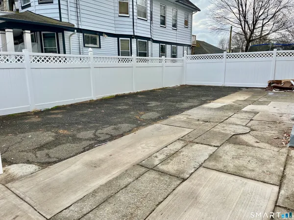$2,500 | 2449-2451 North Avenue, Unit 1, Bridgeport, CT 06604